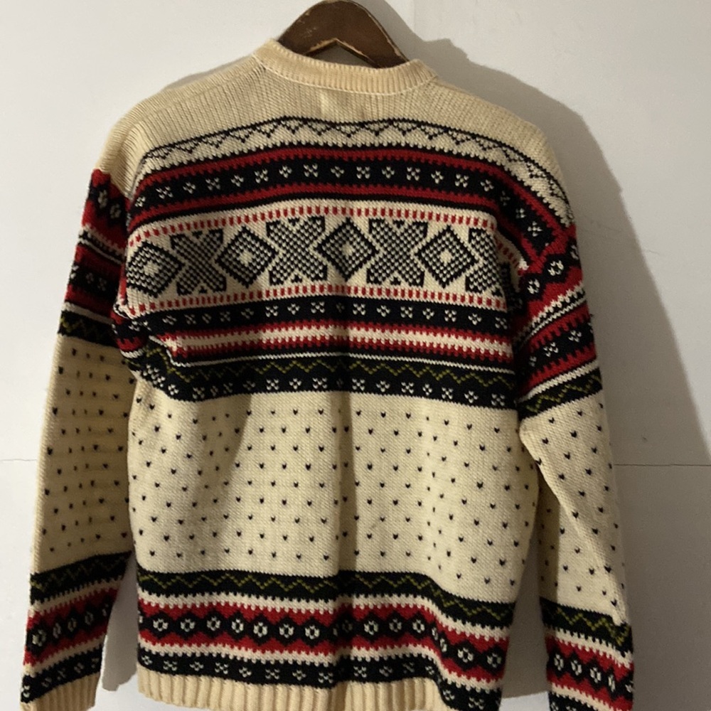 Sweater. - Picture 4 of 8